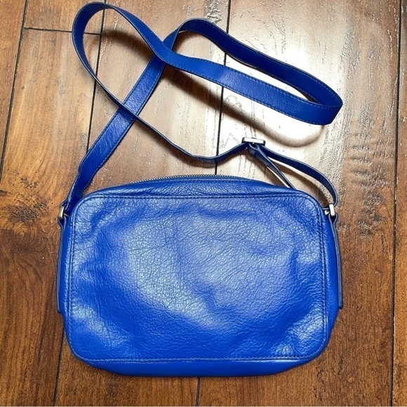 FOSSIL Riley Crossbody Shoulder Bag Purse Vivid Blue Leather 2 Latch Pockets - Picture 3 of 16